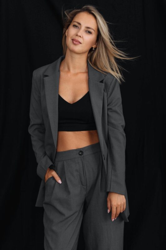 10 Chic Valentine’s Day Outfits for Date Night